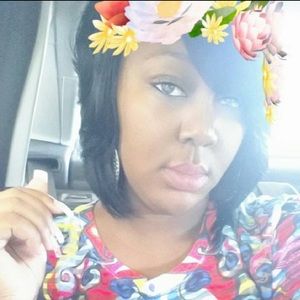 Meet your Posher, Jamesia